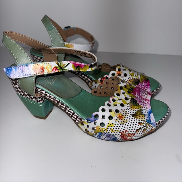 L’artiste Floral multi colored Sandals in size 41 (women’s size 9.5 to 10) - Picture 3 of 11